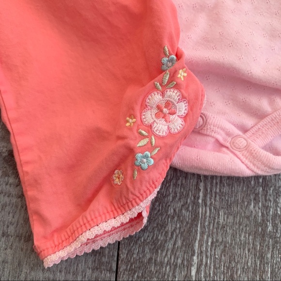 Baby Q Flower Onesie & Capris Set - Picture 3 of 7